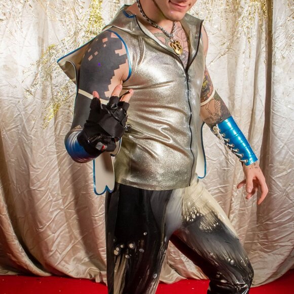 REAL LATEX DAWNAMATRIX Winged Hoodie Sz M - Picture 3 of 14